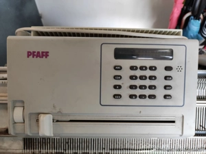 Pfaff Strickmaschine  Bild 2