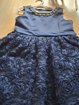 Es weihnachtet! Festliches Mädchenkleid  Bild 3