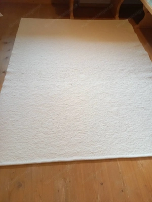 Fehlkauf! Neuer Teppich 100% Schurwolle