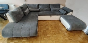Neuwertige ausziehbare Couch Bild 2