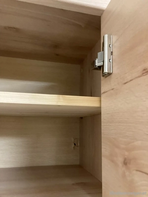 Vitrinenschrank kostenlos Bild 3