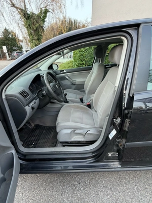 VW Golf Comfortline 1,9 TDi aus erster Hand Neu Vorgeführt 06 2026! Bild 10