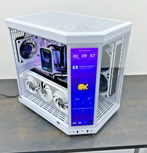 Hyte Q70 Touch AMD Ryzen 7 9800X3D NVIDIA Bild 2