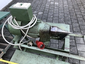 Holzspalter und Kreissäge mit Wippfunktion für Brennholz  Bild 8