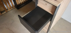 Schreibtisch mit Drehstuhl  Bild 4