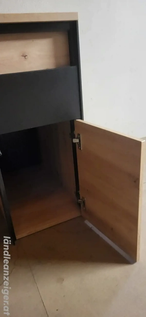 Schreibtisch mit Drehstuhl  Bild 3