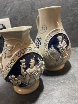 2 Krüge und 7 Gläser , sehr schön und neuwertig.