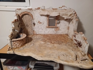 Krippe als Eck-Krippe, handgearbeitet