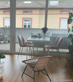 2 rose Stühle Bild 2