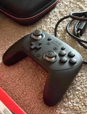 Nintendo Switch 2 mit dem Nintendo Switch 2 Pro Controller. Bild 5
