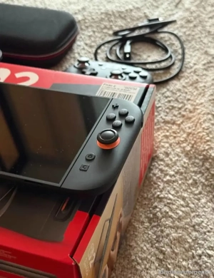 Nintendo Switch 2 mit dem Nintendo Switch 2 Pro Controller. Bild 4