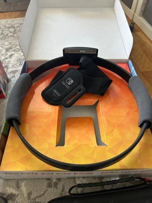 Nintendo Switch mit viel Zubehör Bild 6