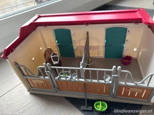 Schleich grosses Wohnhaus mit Stall Bild 2