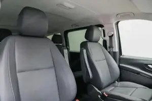 Mercedes-Benz eVito 129 Tourer PRO Lang SpurH ACC KlimaA SpurW Bild 9