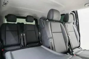 Mercedes-Benz eVito 129 Tourer PRO Lang SpurH ACC KlimaA SpurW Bild 10