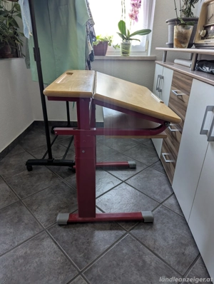 Schulschreibpult (Höhenverstellbar)   KOSTENLOS abzugeben!