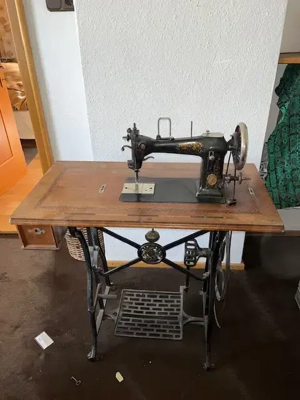 Nähmaschine antik