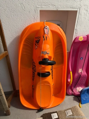 Rodel Bob Wintersport der orange Bob ist weg  Bild 4