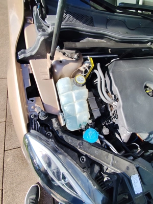 Volvo V 40D2 Cross Country Bild 8