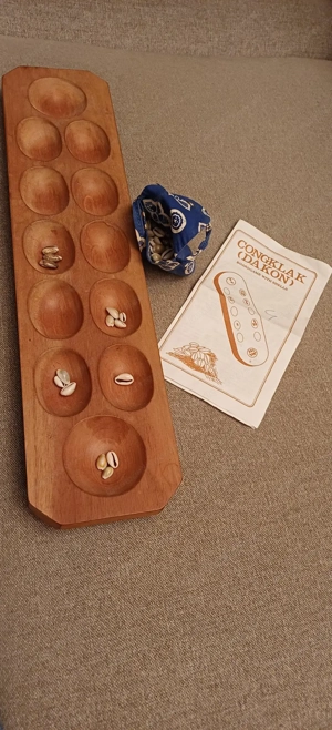 Congkak Spiel aus Holz komlett und neuwertig mit Kaurimuscheln und Spielanleitung