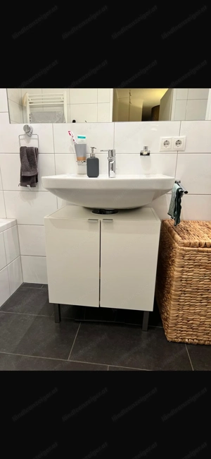 Waschbeckenunterschrank 