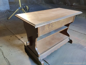 Alter Tisch mit Schublade Bild 3