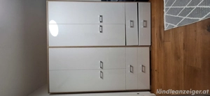 Kleiderschrank Bild 2