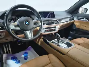 BMW 7er Bild 8
