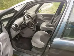 Citroen Xsara Picasso nur 100.000 km (Mini-Camper-Einbau) Bild 7