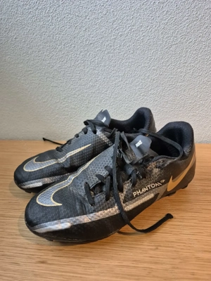 Nike Fussallschuh Größe 32