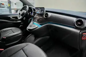 Mercedes-Benz EQV 300 AVANTGARDE Lang Pano ACC PDC SoundSys Bild 6