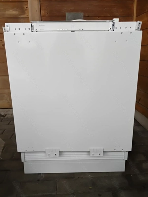 Miele K 9123 UI Kühlschrank mit Auszügen, voll integrierbar (Produktion von Liebherr), guter Zustand Bild 3