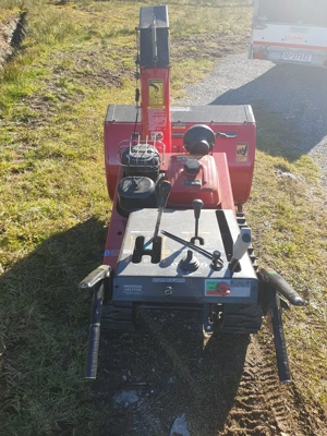 Verkaufe Honda Schneefräse HS 1136, Hydrostatischer Raupenantrieb, 11PS Honda Motor, guter Zustand Bild 3