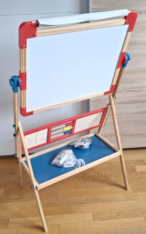 Kindertafel mit Magnetboard und Zubehör Bild 2
