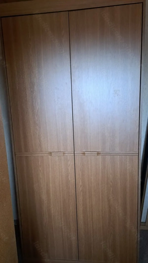 2 türiger massiver Kleiderschrank Vintage Bild 2