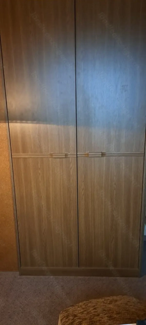 2 türiger massiver Kleiderschrank Vintage Bild 3