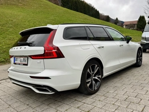 Volvo V60 T6 AWD Recharge PHEV R-Design Bild 6