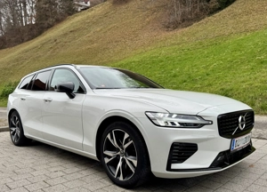 Volvo V60 T6 AWD Recharge PHEV R-Design Bild 3