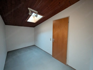 Verkaufen 3 Zimmer Dachgeschosswohnung provisionsfrei (sofort verfügbar) Bild 9