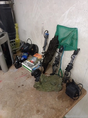 Aquarium Pumpe mit Zubehör Bild 2