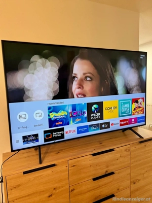 Samsung 65 Zoll 4K UltraHD Smart TV Bild 2