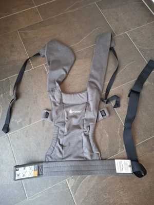 Babytrage in Grau Bild 2