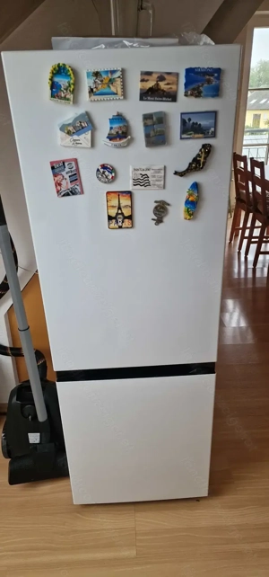 Zu verkaufen Kühl- Gefrierkombination für 180.-Euro  "Lieferung möglich für 20.-Euro!" 