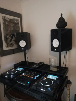Pioneer DJM 900NXS2, 2x CDJ 2000NXS2, 2x Yamaha HS8, Zomo Flighcase