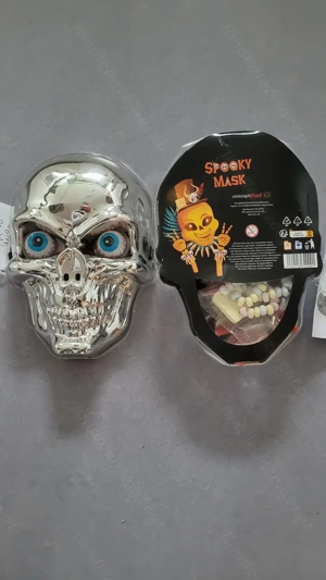 Halloween-Masken gruselig mit Süßigkeiten Bild 2