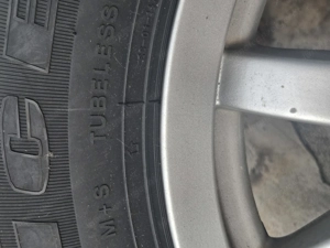 BMW Komplett. M+S   Räder