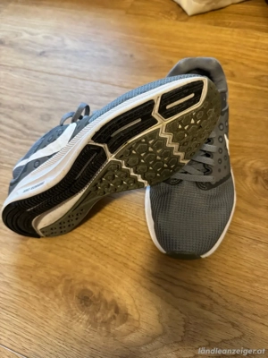 Nike Running Schuhe Gr. 37.5, neu Bild 3