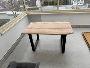 Massiver Akazie-Baumkanten-Esstisch 140 80   nagelneu & hochwertige Qualität