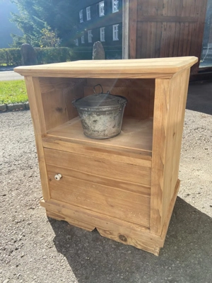 Nachttisch, Schrank, Schränkchen  Bild 2