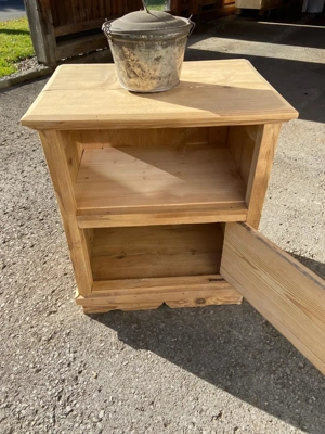 Nachttisch, Schrank, Schränkchen  Bild 4